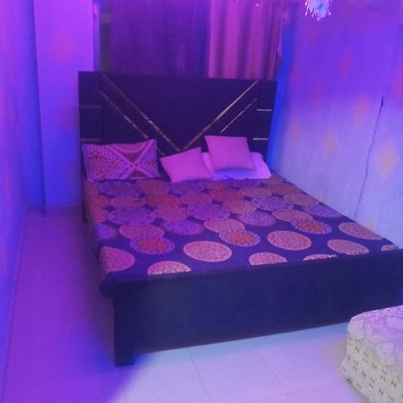 Aj Room Service Civic Center ラーワルピンディー エクステリア 写真